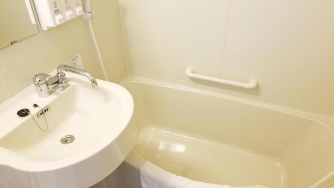Toyoko Inn Ebina Eki Higashi Guchi Extérieur photo